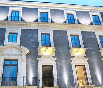 Hotel 4 stelle in Catania Villa Bellini  Piazza Verga - Una Hotel Palace