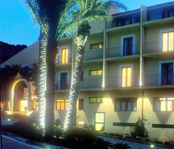 Hotel 4 stelle in Cefal Costa siciliana settentrionale - Alberi del Paradiso
