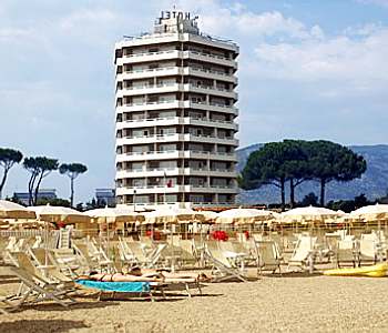 Hotel 3 stelle in Terracina Circeo, Isole Pontine e Golfo di Gaeta - Torre del Sole