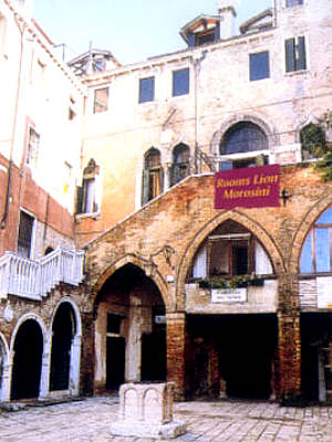 Bed and breakfast  in Venezia Cannaregio Est - Al Palazzo Lion Morosini 2